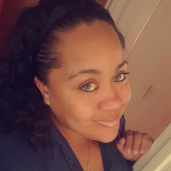 Meet your Posher, Shaharah - Picture 1 of 1